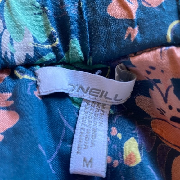 3/$30 O’Neill “Maximus” Floral Tube Top - Picture 5 of 6